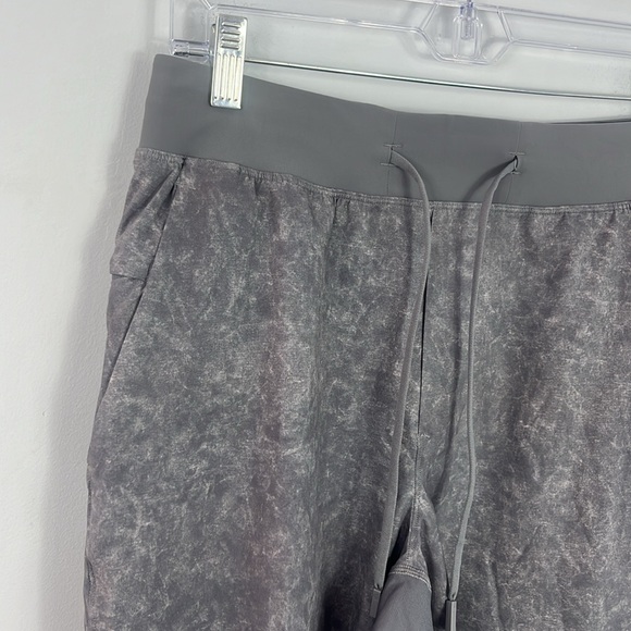 Lululemon T.H.E. Short 9” Linerless - Picture 5 of 12